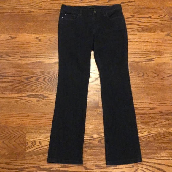 Ann Taylor jeans in size 6P. The Boot style Modern Fit. Inseam approx 30-1/2” - Picture 1 of 3